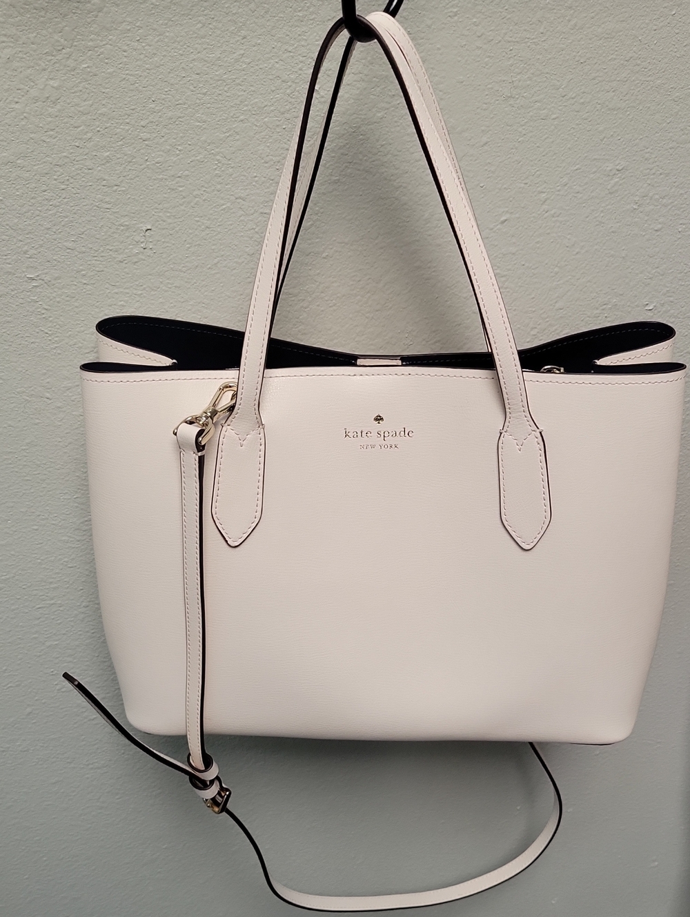 Nwot kate spade Harper White Leather Tote with Gold Logo